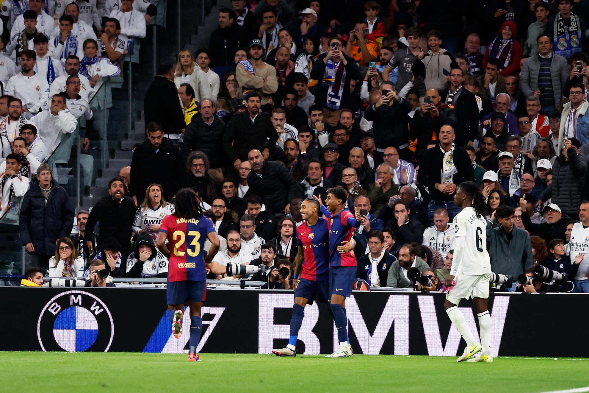 的舞台上发 的舞台上发